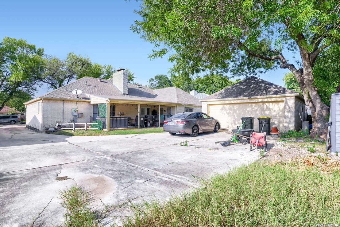 Photo of 3438 FOXBRIAR LN