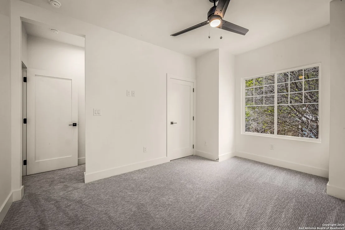 Photo of 1672 Hillcrest Forest