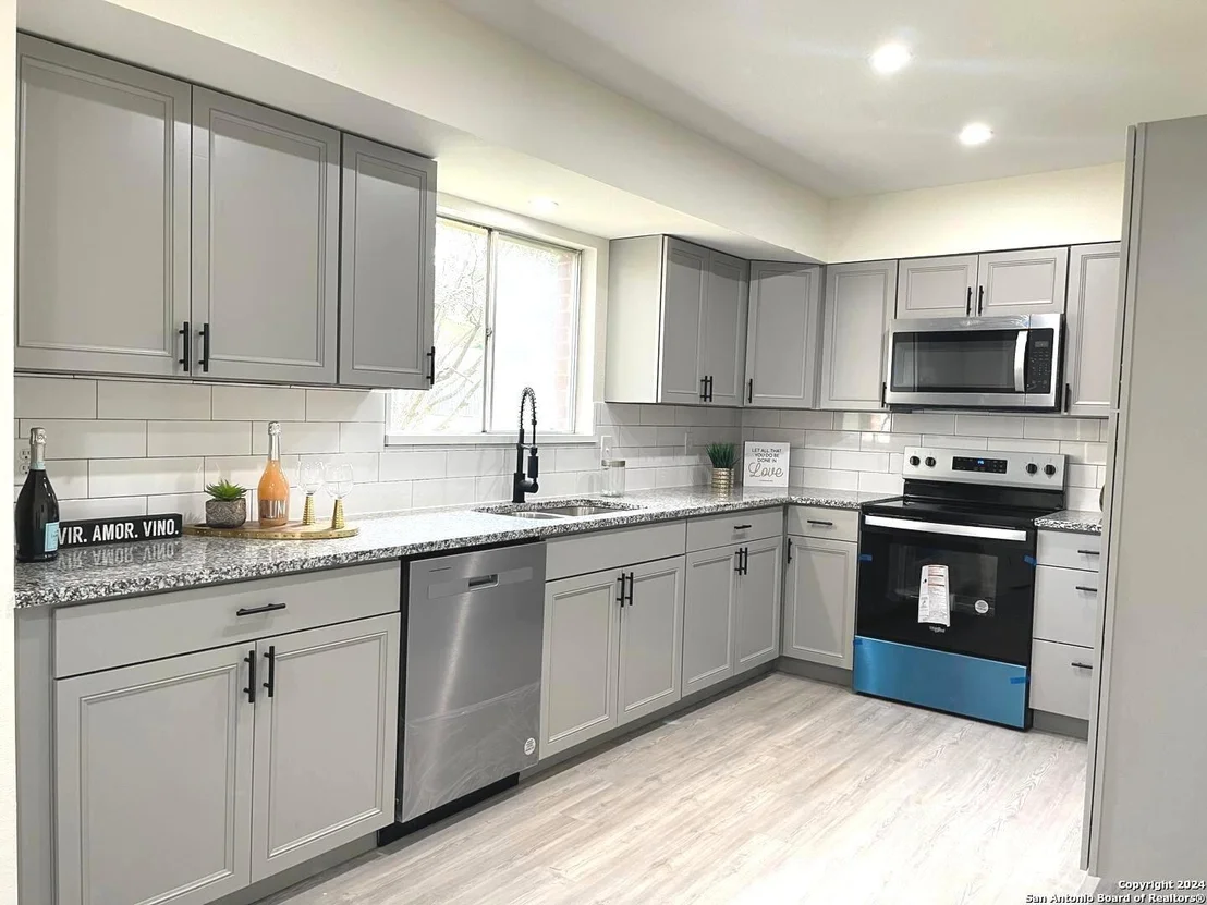 Photo of 8280 VENTURA BLVD