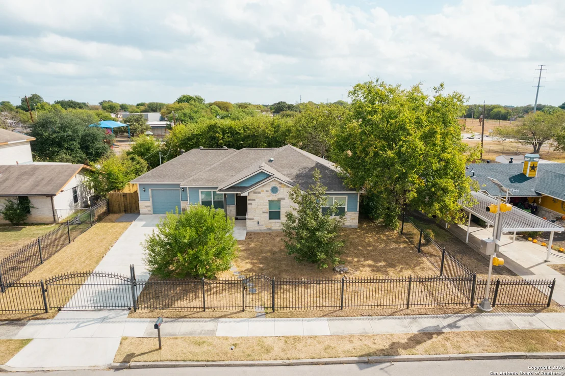 Photo of 1914 RAWHIDE LN