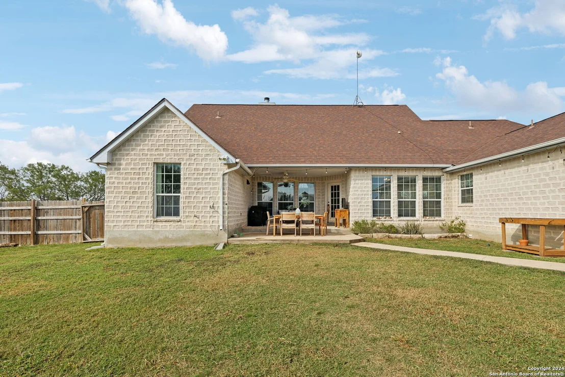 Photo of 856 COUNTY ROAD 367
