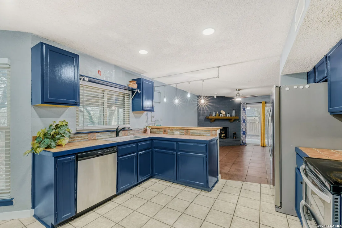 Photo of 2518 Ridge Leaf