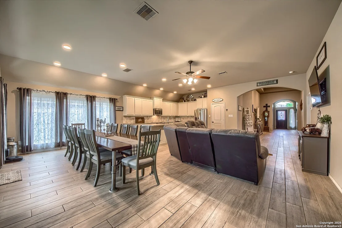 Photo of 2097 Range Rd