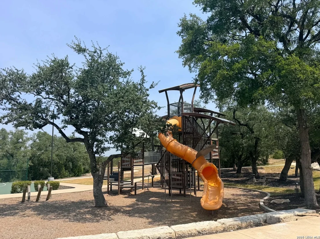 Photo of 32116 Macey Oak
