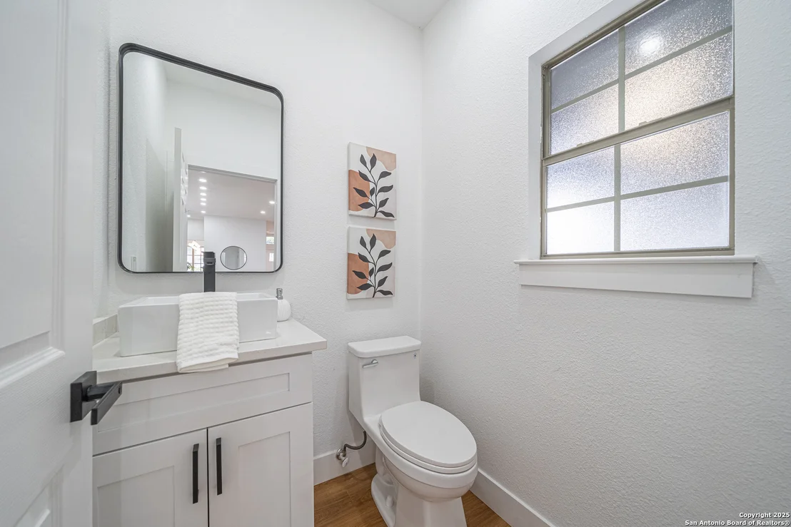 Photo of 122 PALM CIR