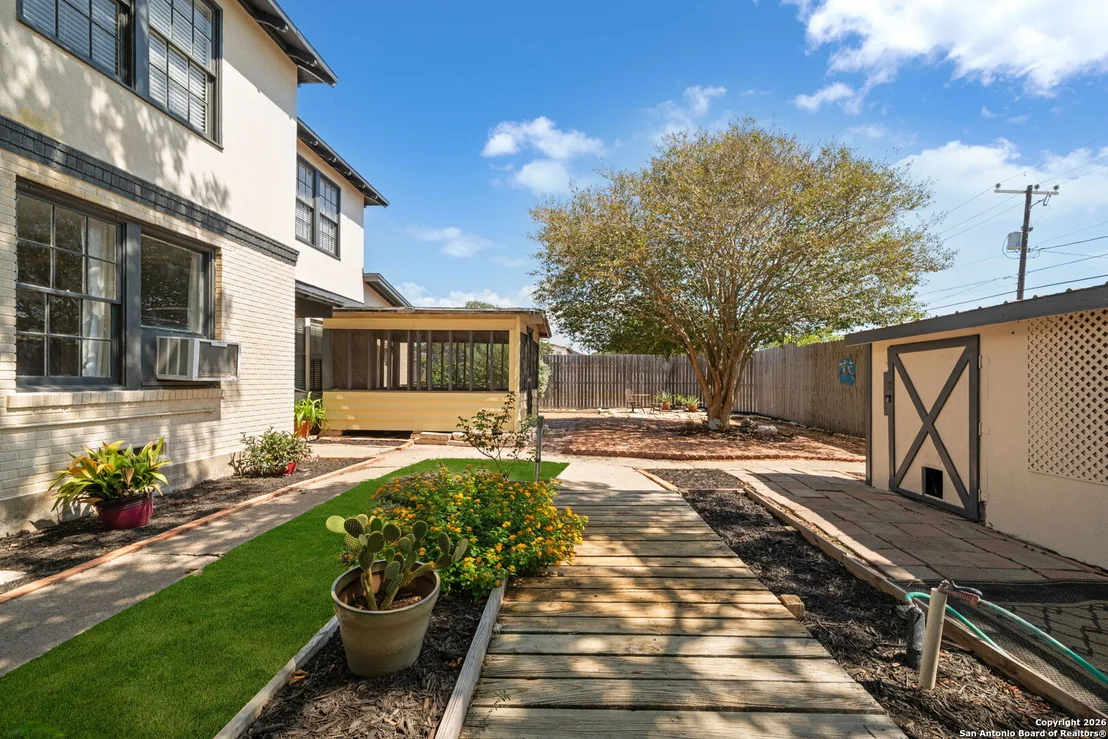 Photo of 501 Del Mar