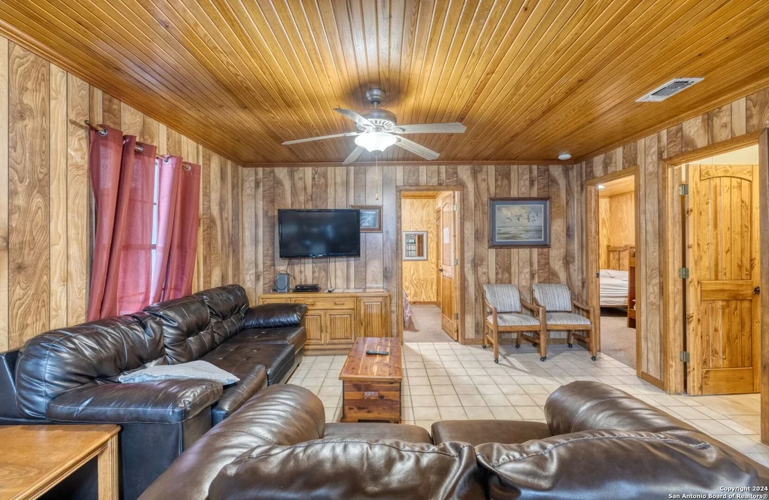 Photo of 31 LAUREL LN