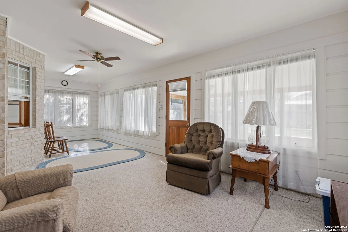 Photo of 1315 Walter Ellison