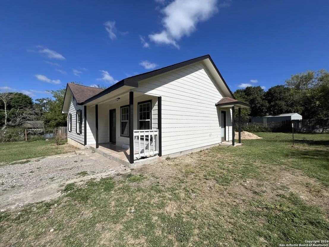 Photo of 430 WAXWING DR