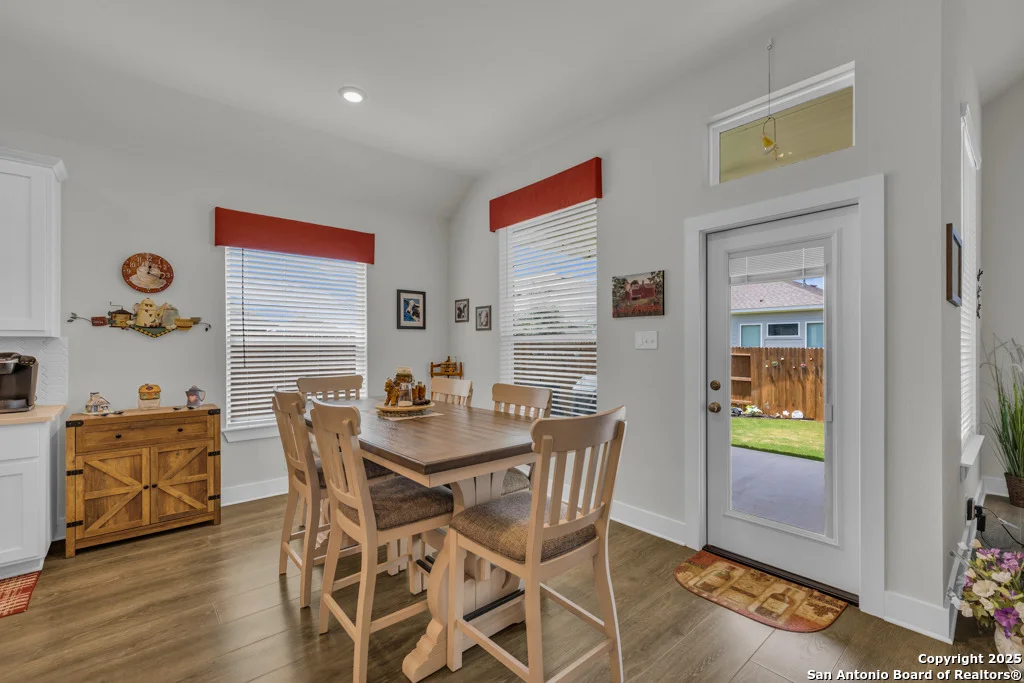Photo of 929 Rench