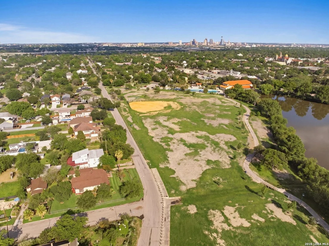 Photo of 110 San Antonio Blvd