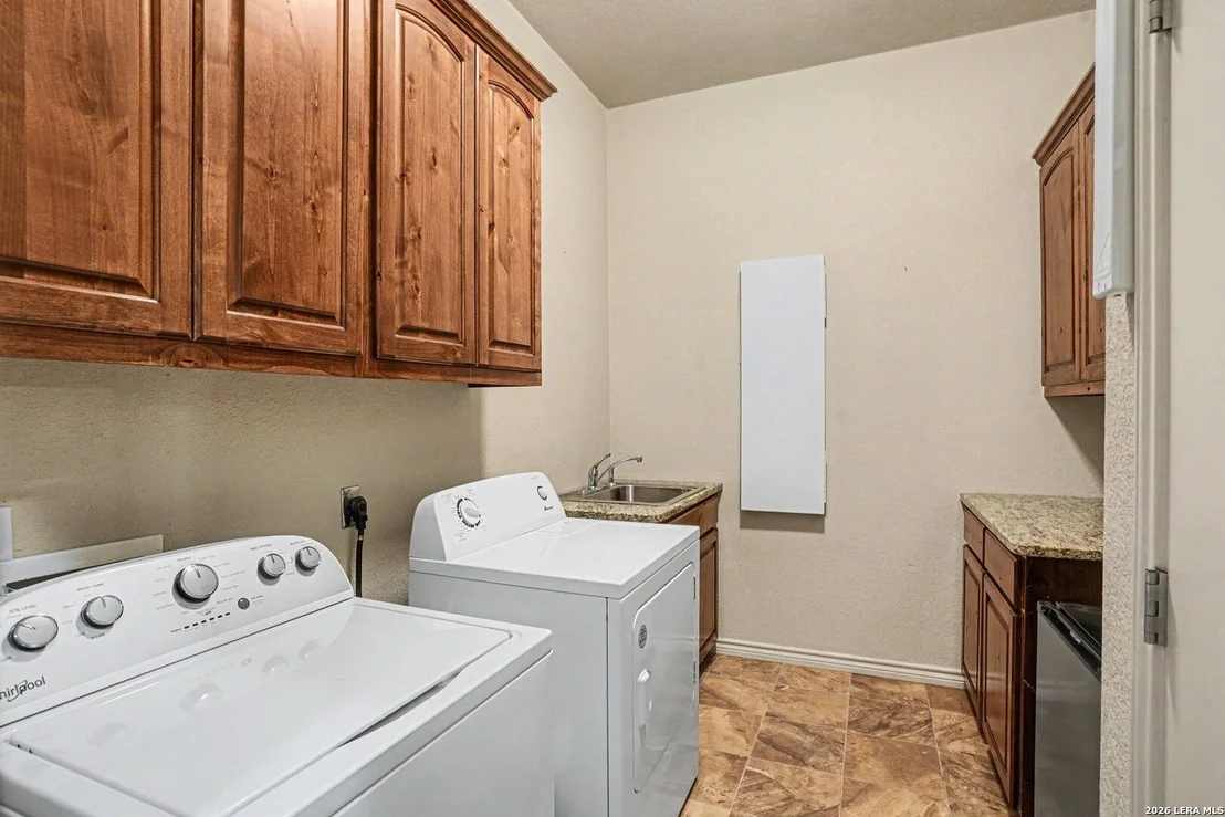 Photo of 233 MEADOWLARK LN