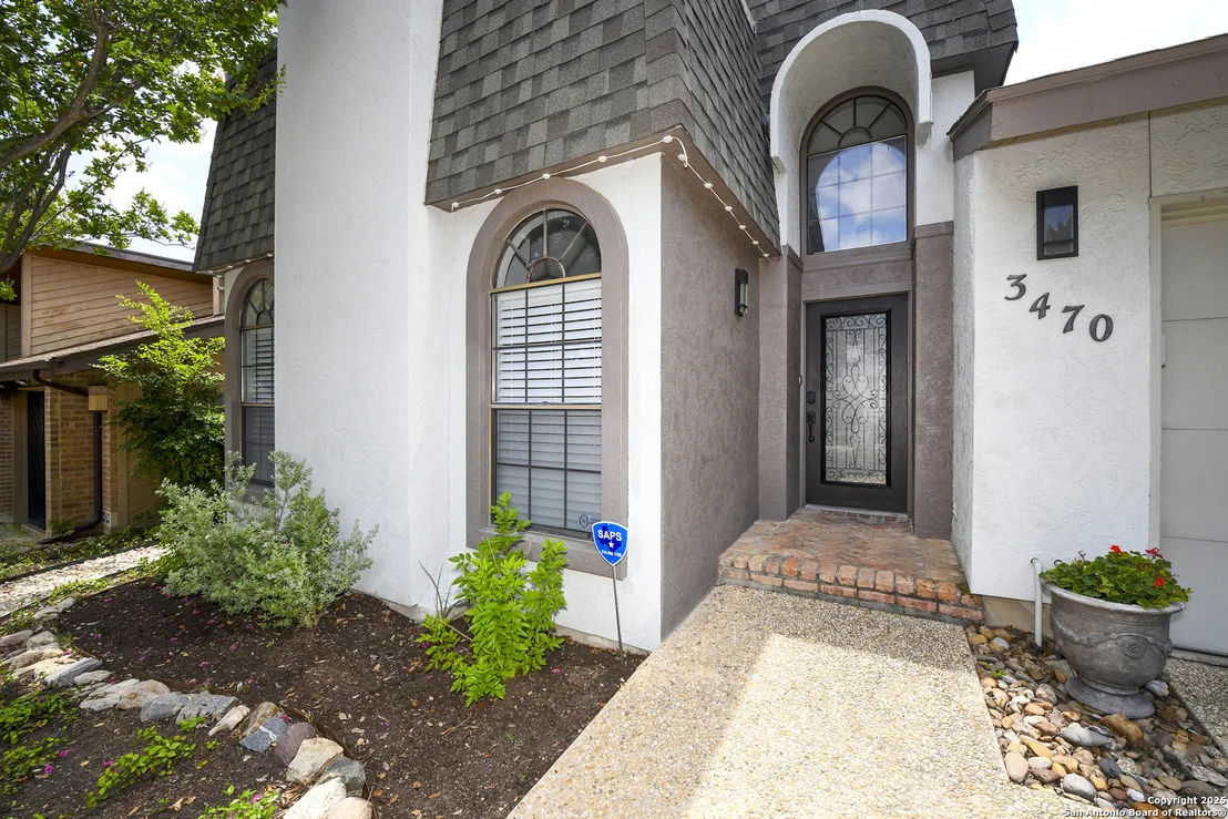 Photo of 3470 River Path