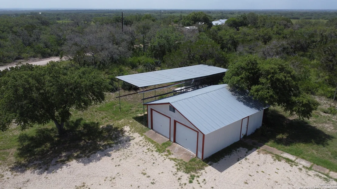 Photo of 233 COUNTY ROAD 340