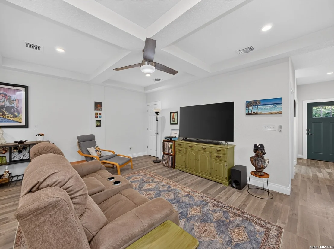 Photo of 547 Belmont