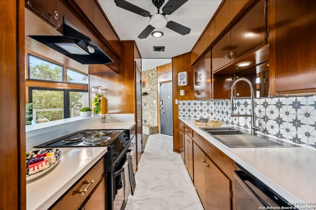 Photo of 4250 Tanglewood Trl