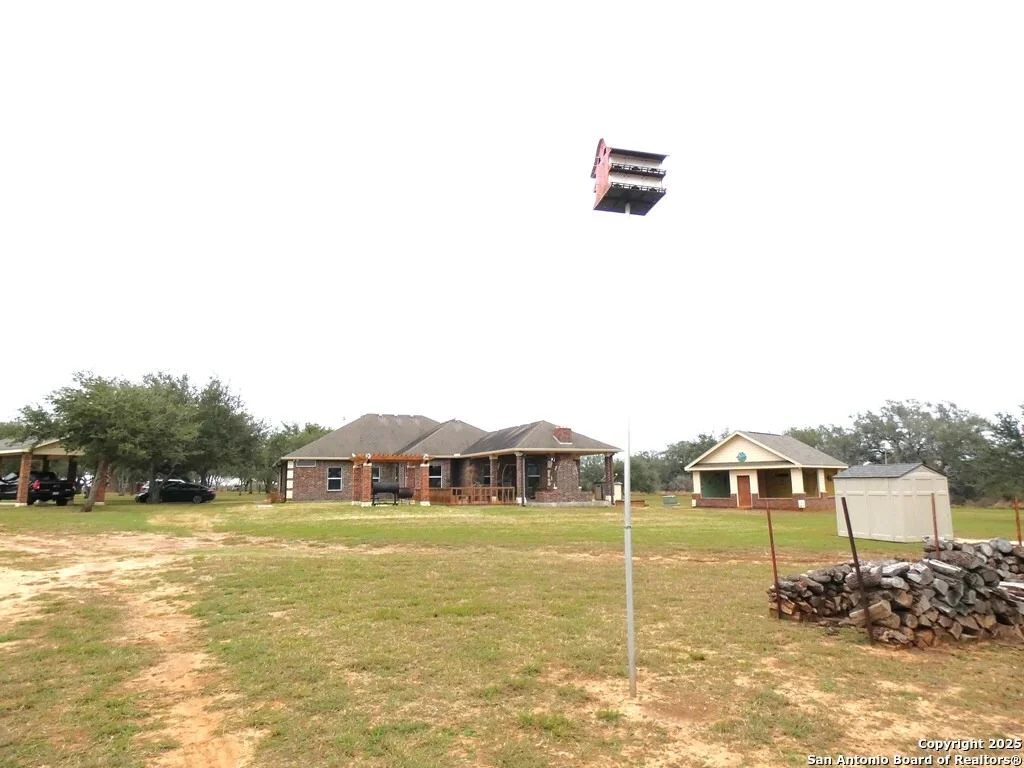 Photo of 283 Live Oak Rd