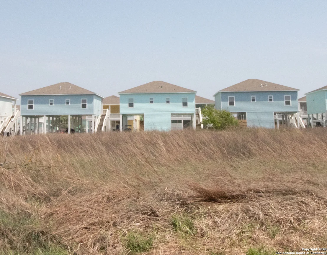 Photo of 207 Paradise Dr