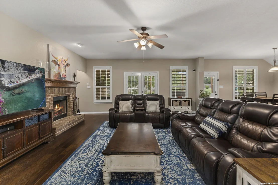 Photo of 266 MAIDSTONE CV