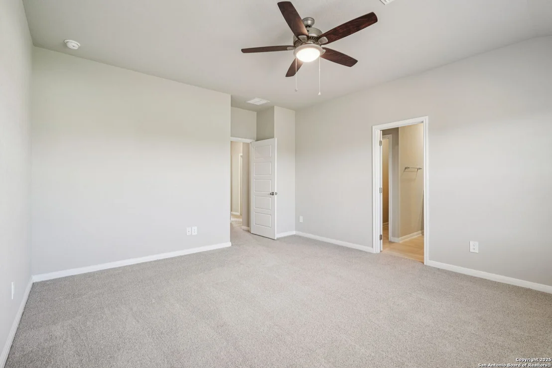 Photo of 10295 King Robert