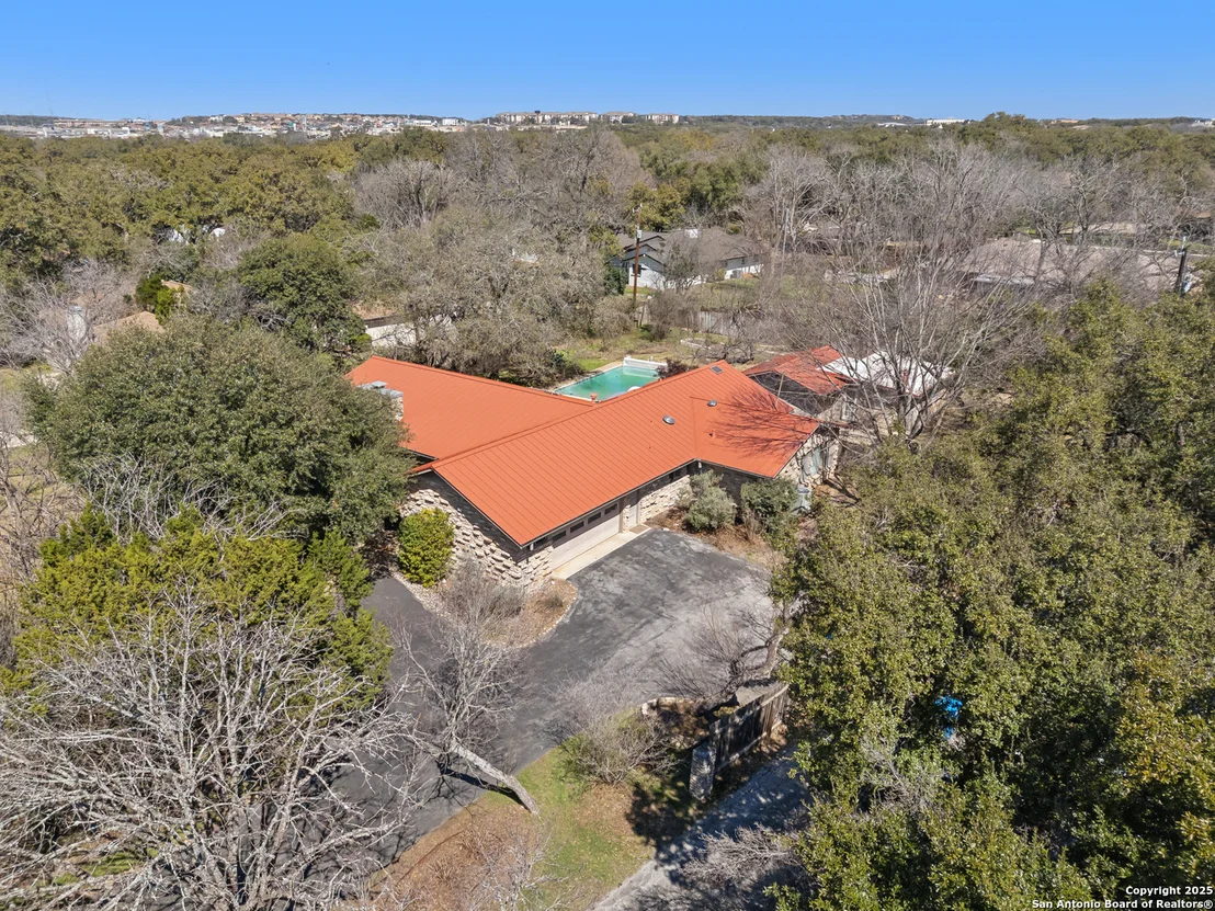 Photo of 122 Long Bow Rd.