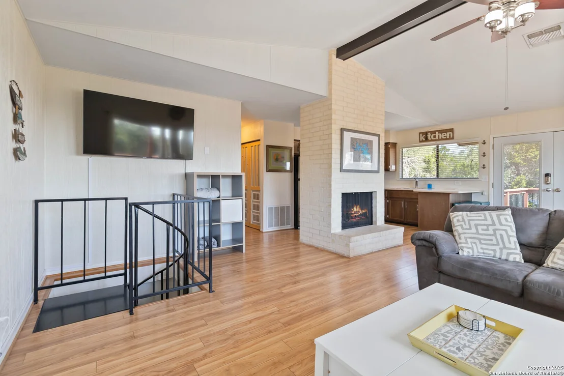Photo of 1291 Springwater