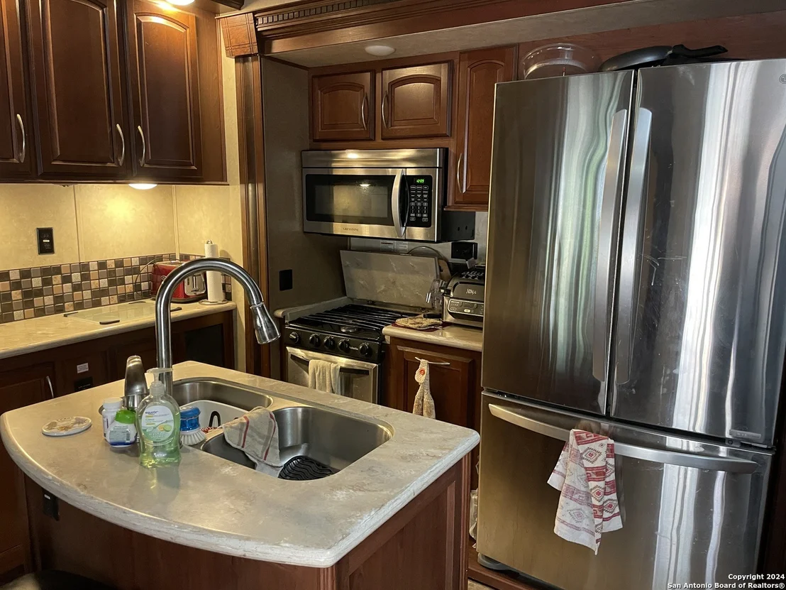 Photo of 372 COUNTY ROAD 2471