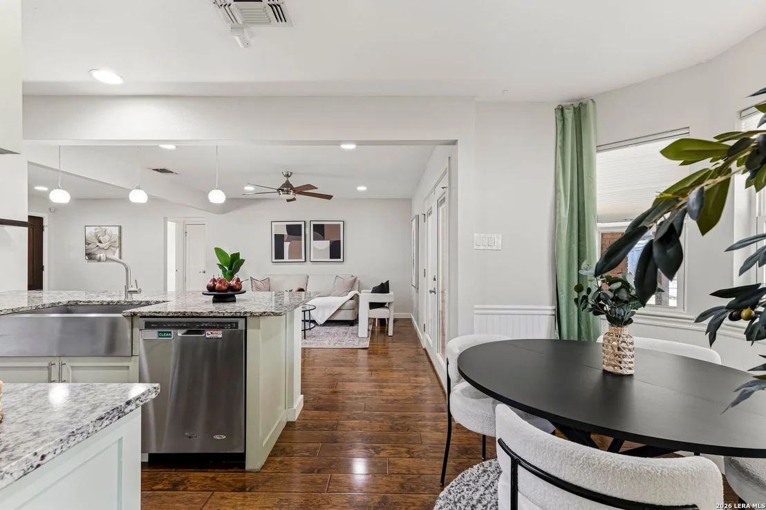 Photo of 3918 OAK TRL