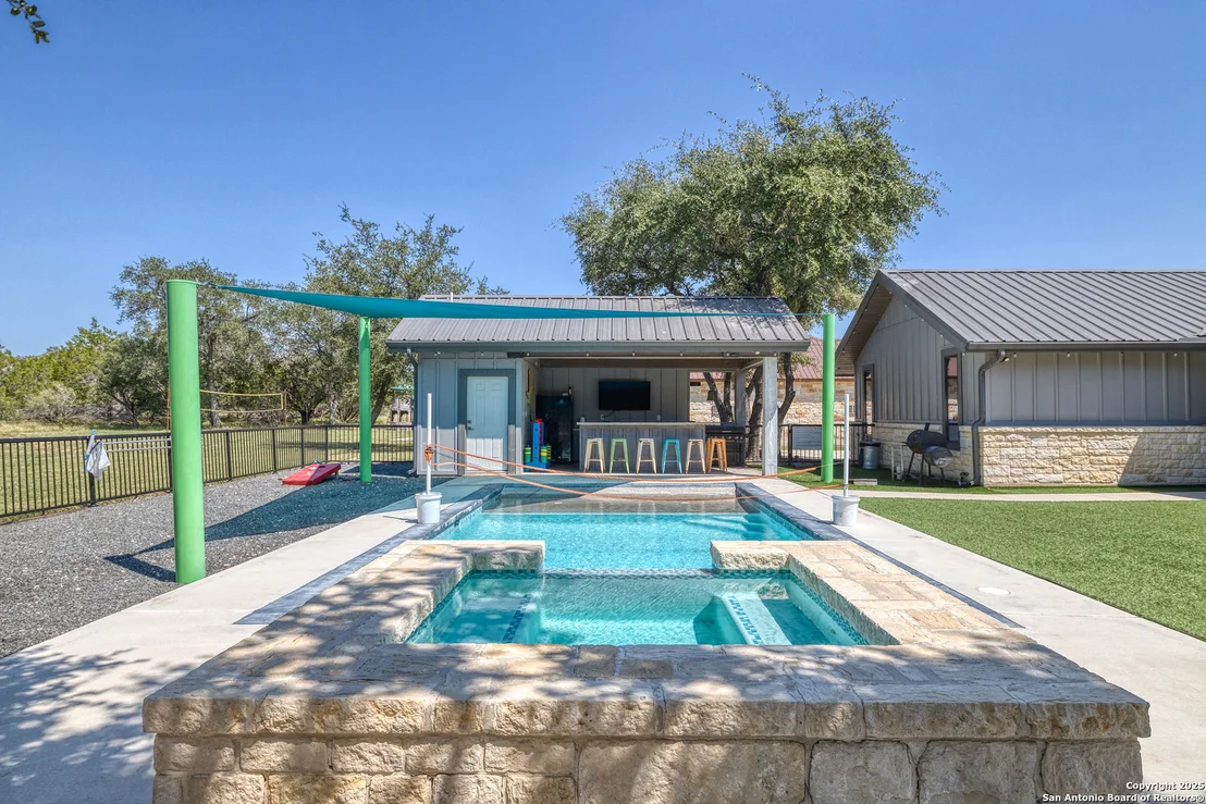 Photo of 989 Mountain Valley Drive