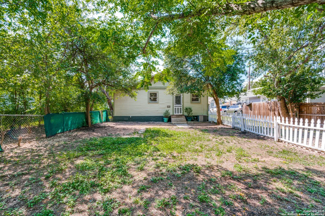 Photo of 418 Muncey