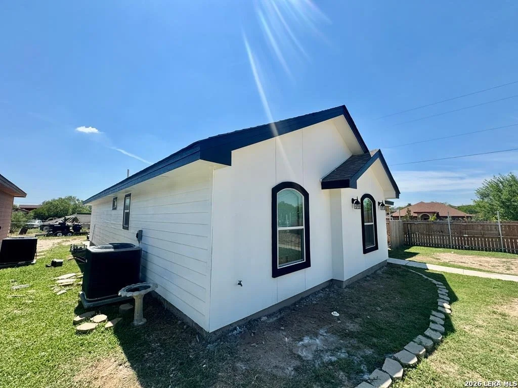 Photo of 698 Paco St