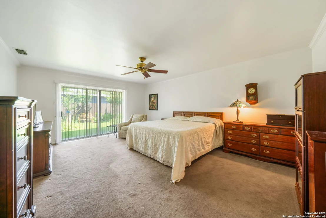 Photo of 424 Fenwick Dr