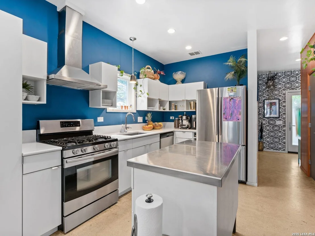 Photo of 325 LAVACA ST