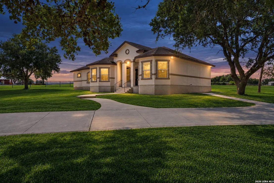 Photo of 353 BIG OAK DR