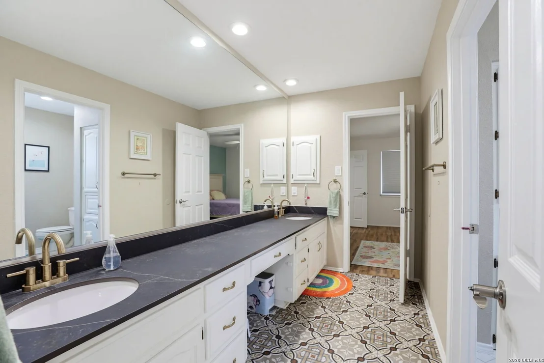 Photo of 15906 MISSION RDG