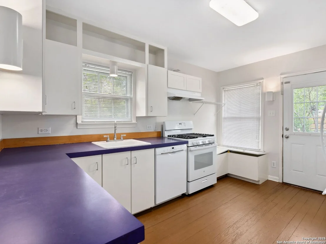 Photo of 329 Irvington