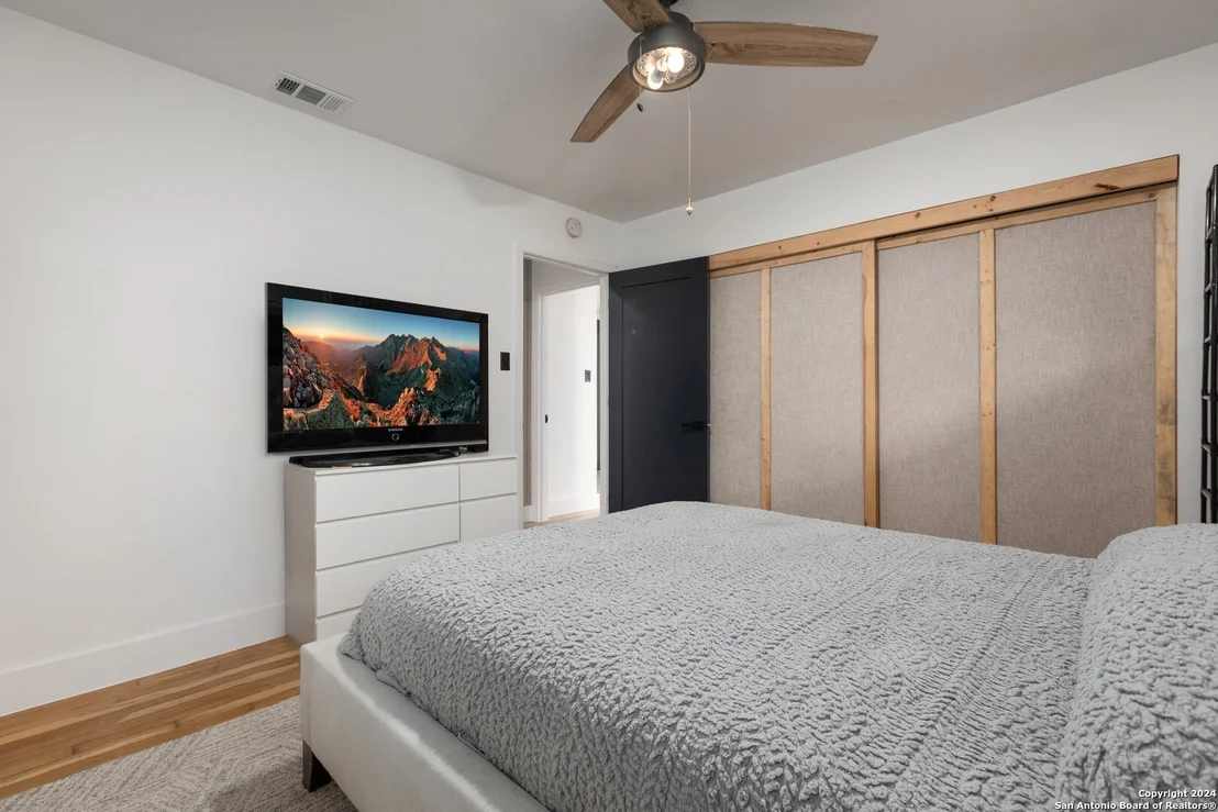 Photo of 1102 Mount Eden Dr