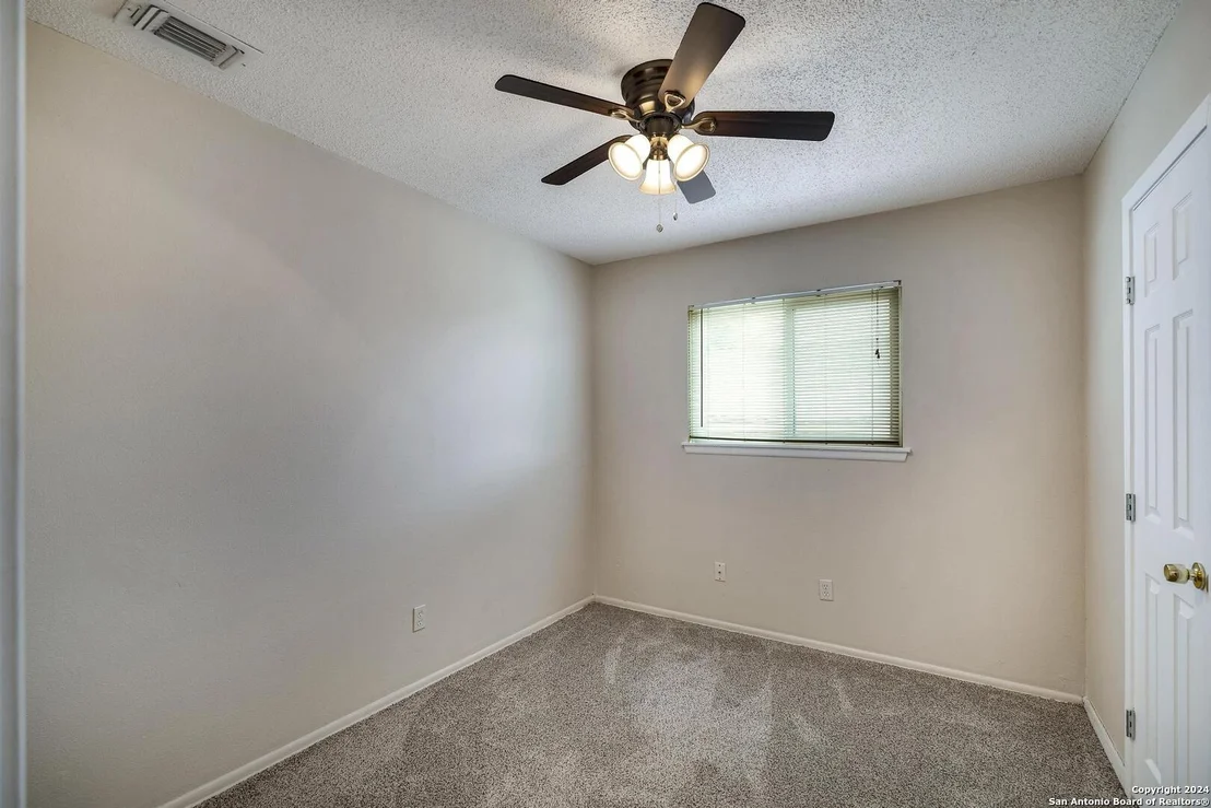 Photo of 5918 BENNINGTON DR