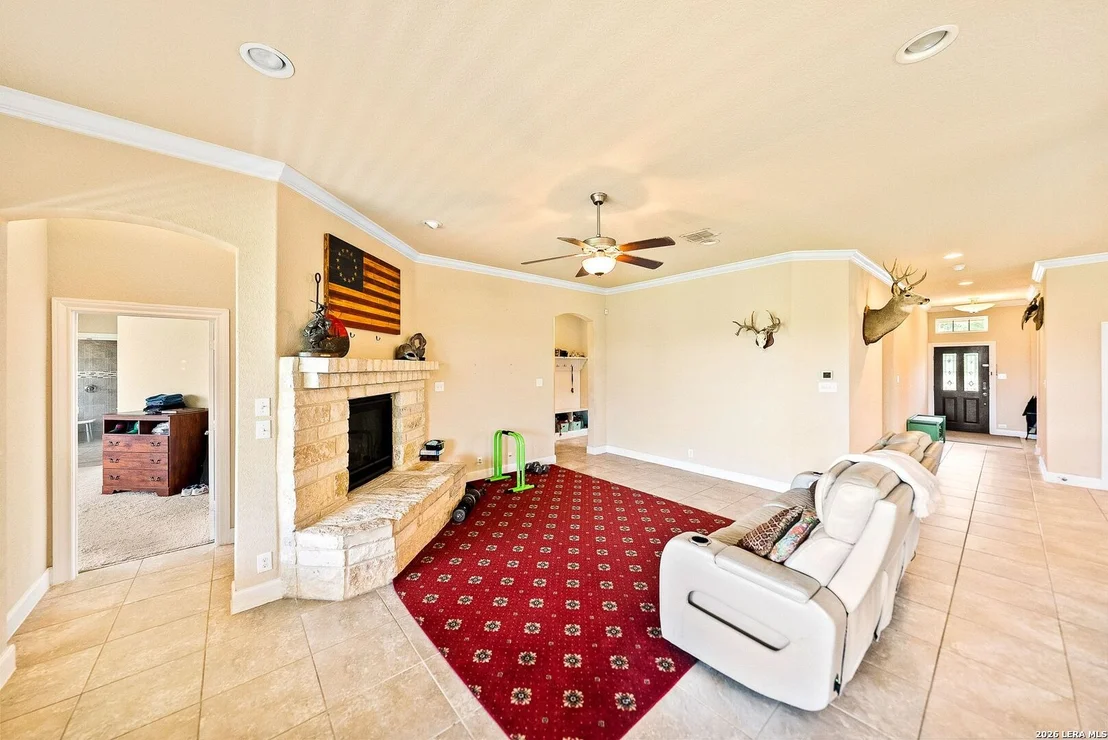 Photo of 11812 Field Bend