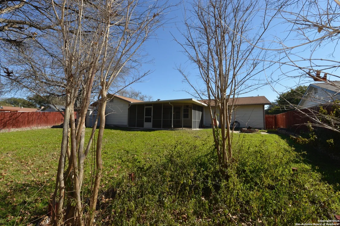 Photo of 4427 GREYSTONE DR
