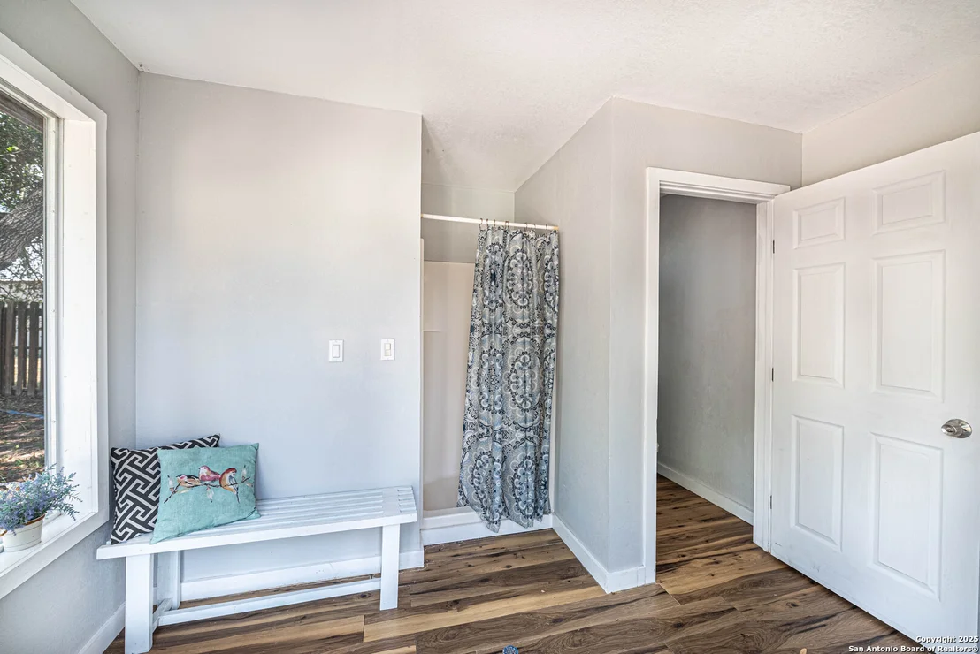 Photo of 433 Bear Gardens