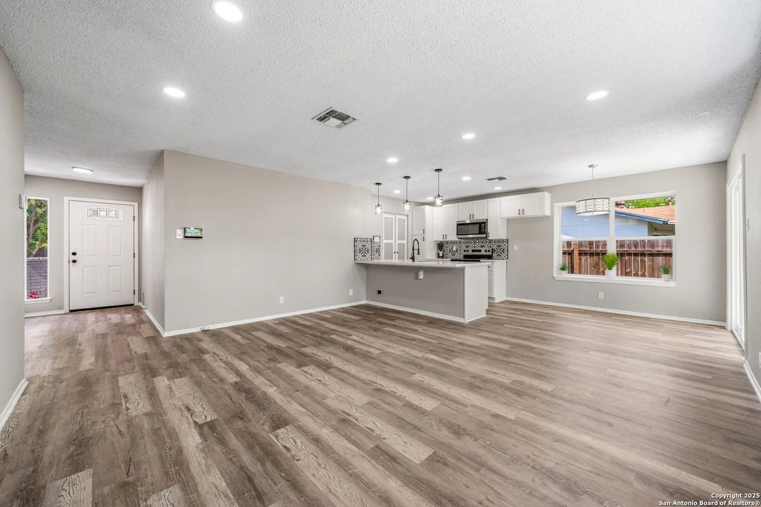 Photo of 7110 Spring Drops
