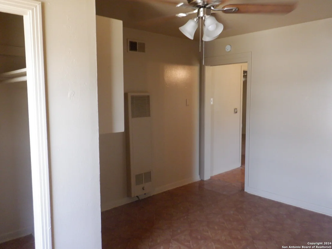 Photo of 234 CHARCLIFF DR