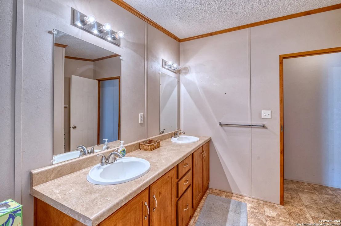Photo of 632 Ledge Rock