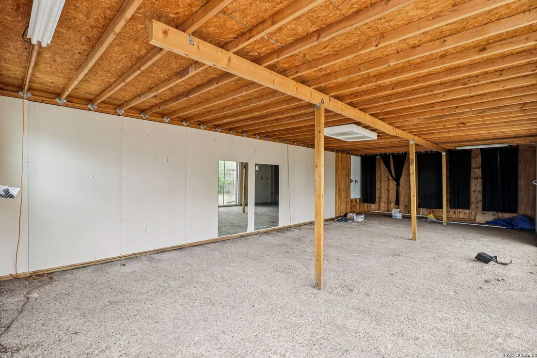 Photo of 302 WEATHERCOCK LN