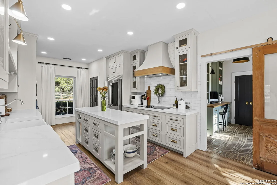 Photo of 8065 Rock Oak