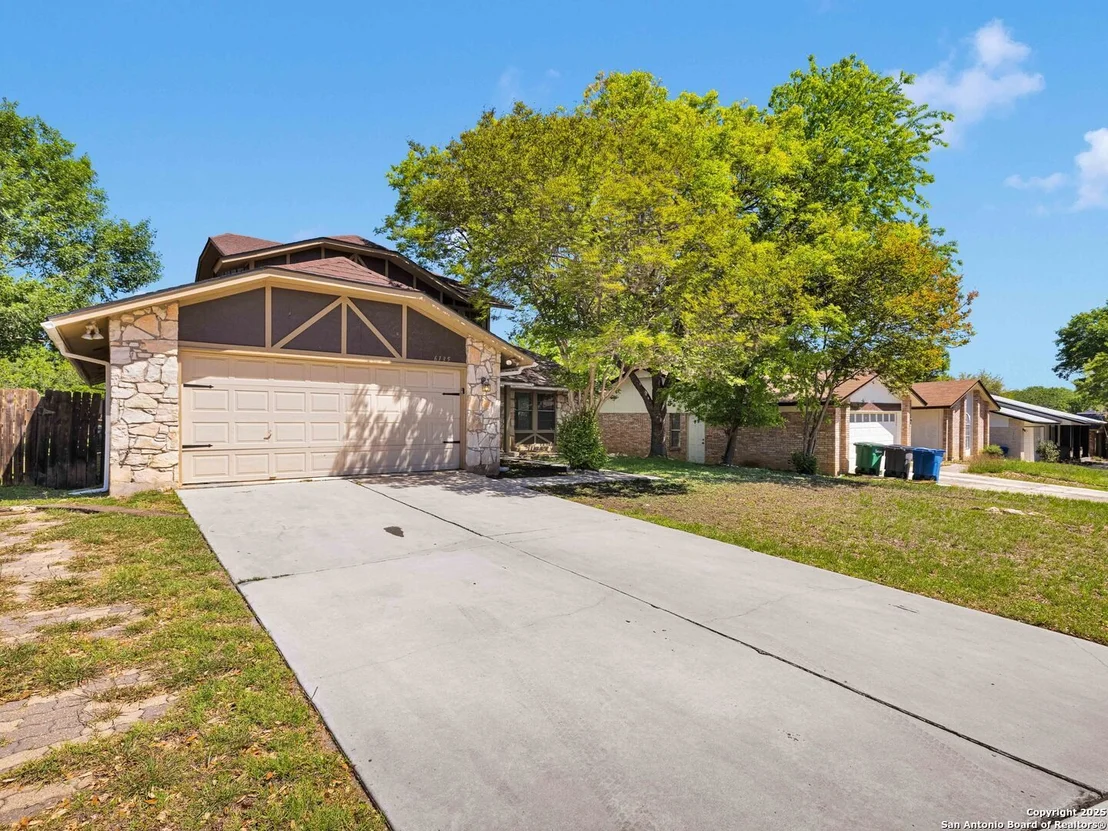 Photo of 6135 Windbrooke