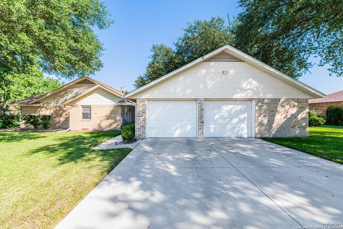 Photo of 729 Heritage Dr