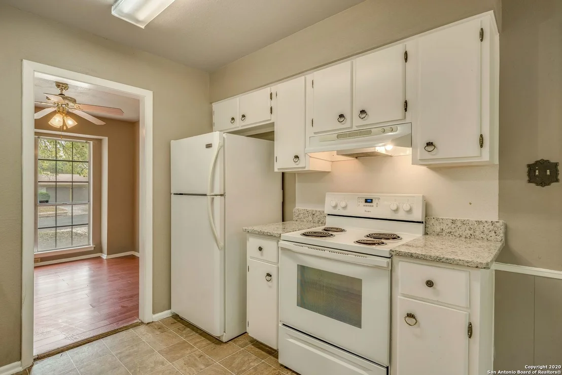Photo of 6915 FOREST GRV