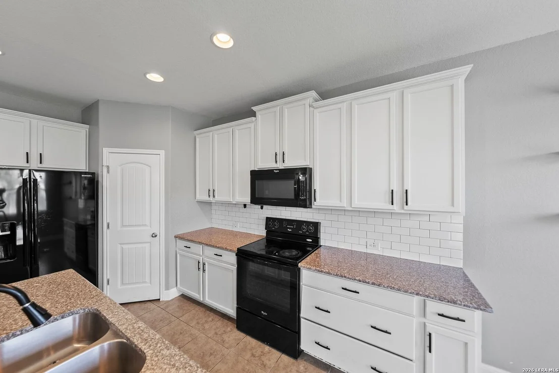 Photo of 2522 Middleground